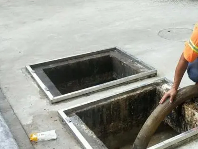 淅川化粪池清理
