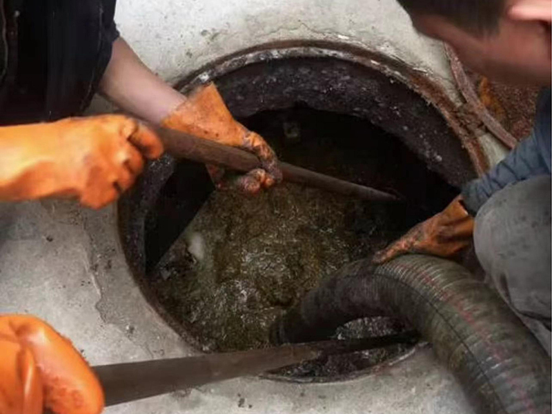 淅川清理化粪池时如何避免沼气的危害？